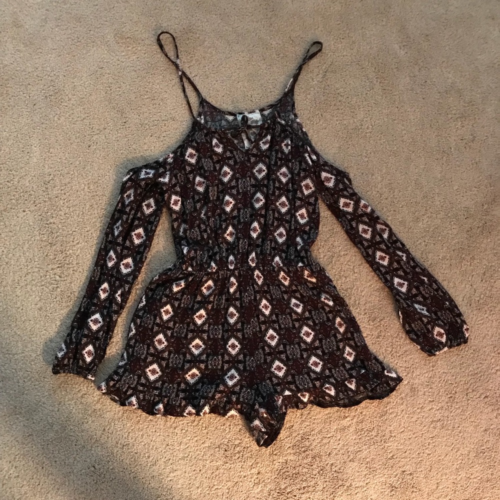 Off The Shoulder Romper! - image 1